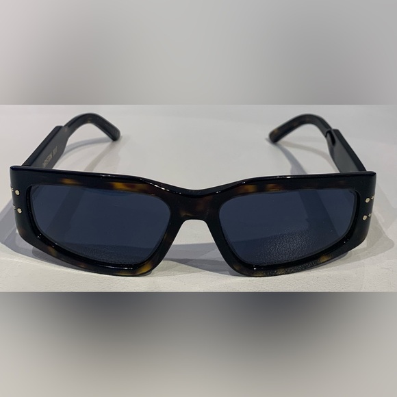 New CHRISTIAN DIOR Sunglasses - Picture 4 of 11